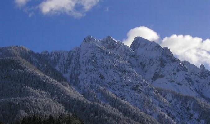 Pogled na Kurji vrh in del Špikove skupine iz Kranjske gore
